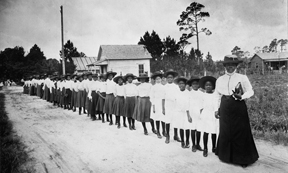 Dr. Bethune with her students in 1911