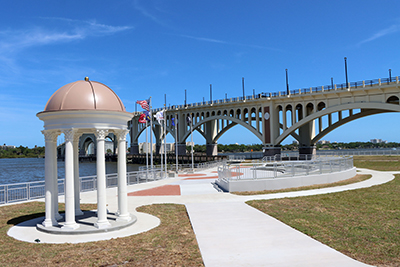 Veterans Memorial Plaza Image