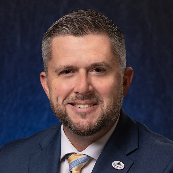 Danny Robins headshot