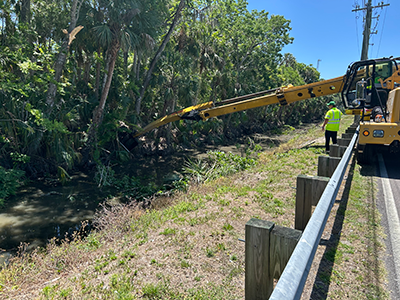 Open-channel-with-tree-crew